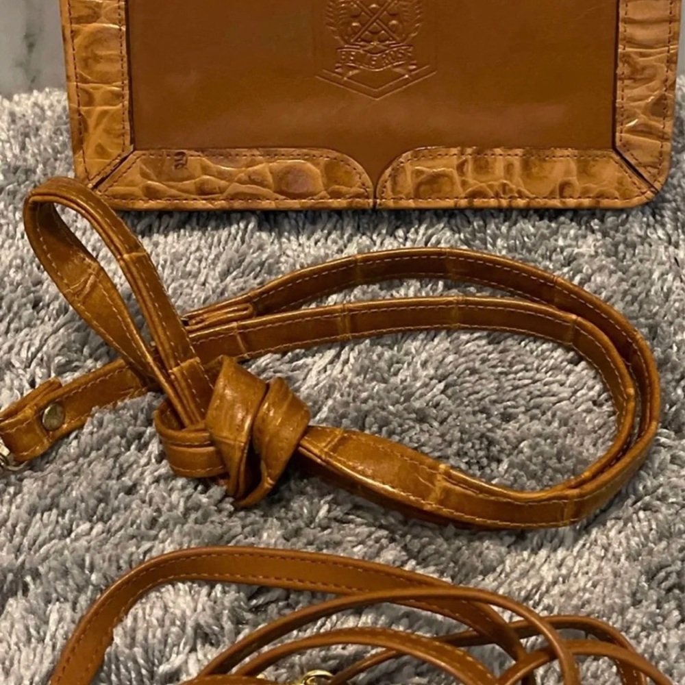 Wallet/Crossbody - Picture 2 of 6
